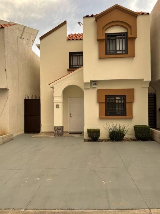 Casa Eliseos, A 5 Minutos De La Linea Fronteriza Villa Nogales  Dış mekan fotoğraf